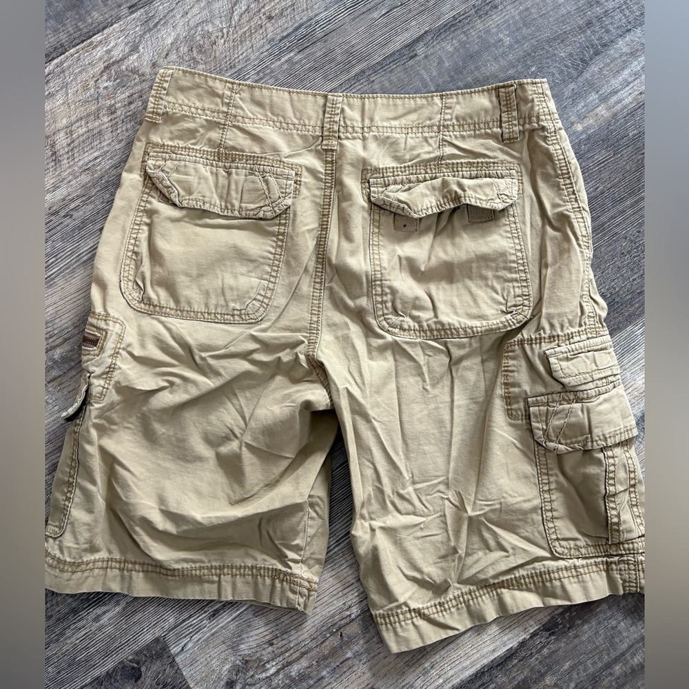 Mens Union Bay khaki shorts, size 30 - Picture 2 of 2